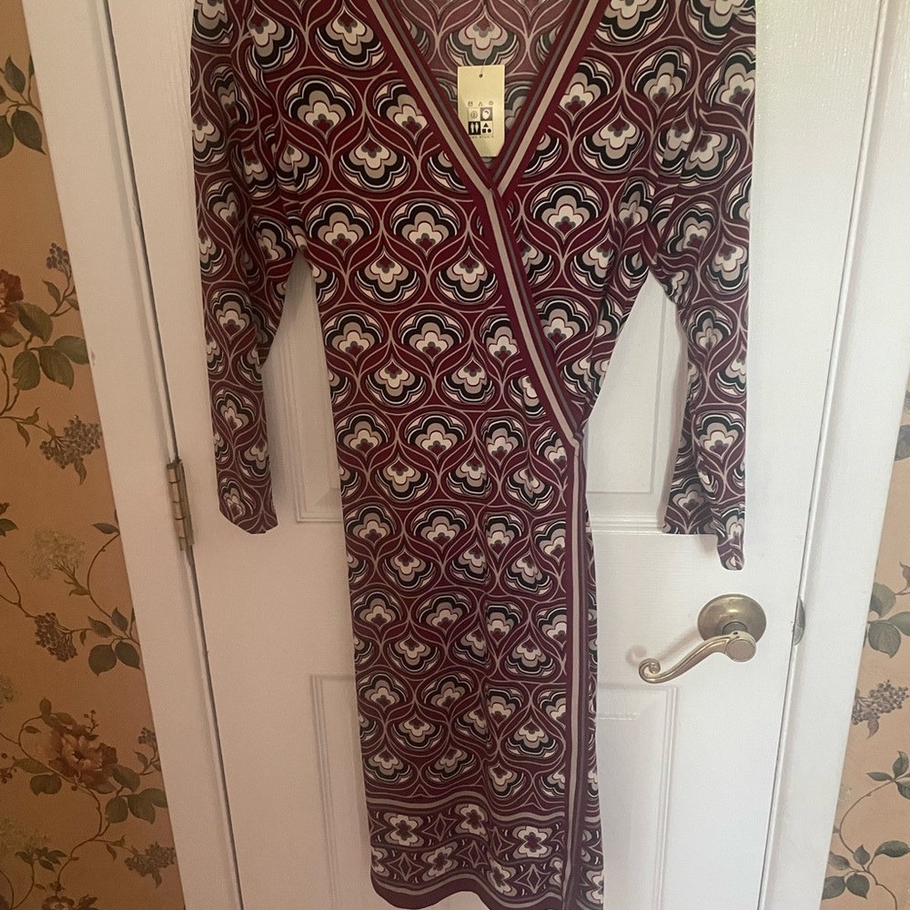 Max studio Elegant Geometric Patterned Wrap Dress… - image 1